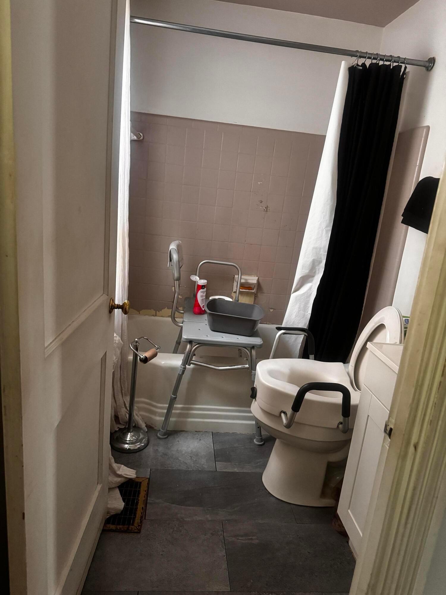 400 S James Road Property Photo 4