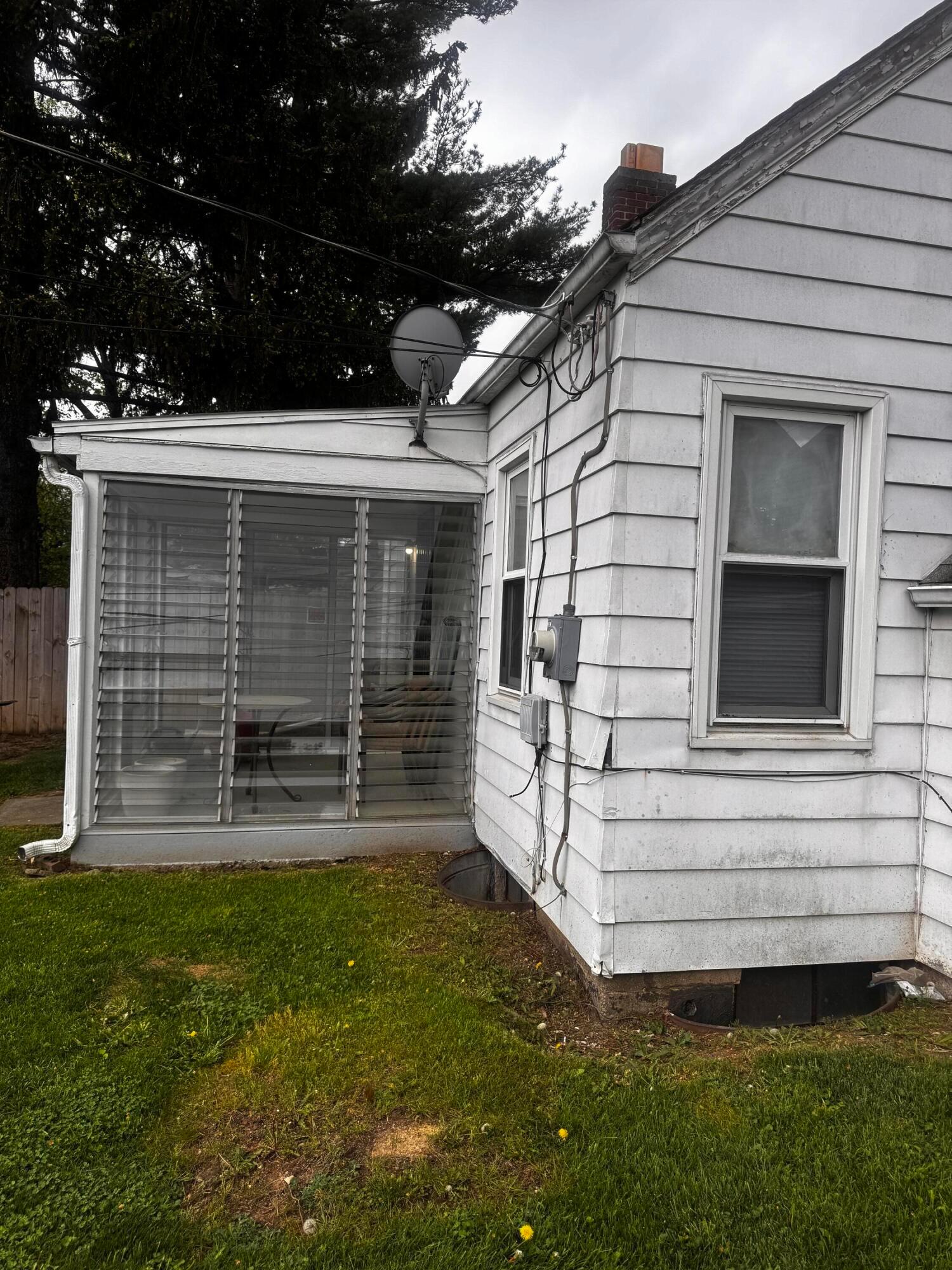 400 S James Road Property Photo 10