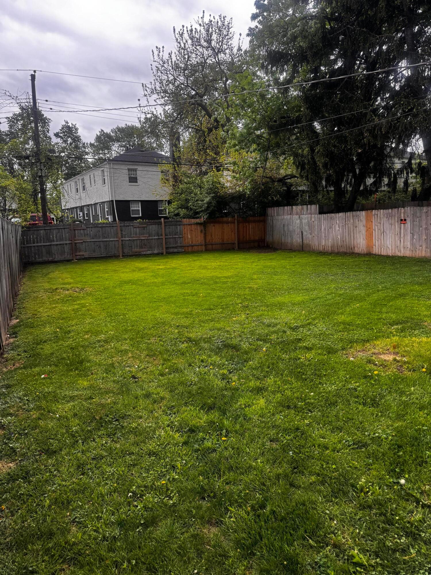 400 S James Road Property Photo 11