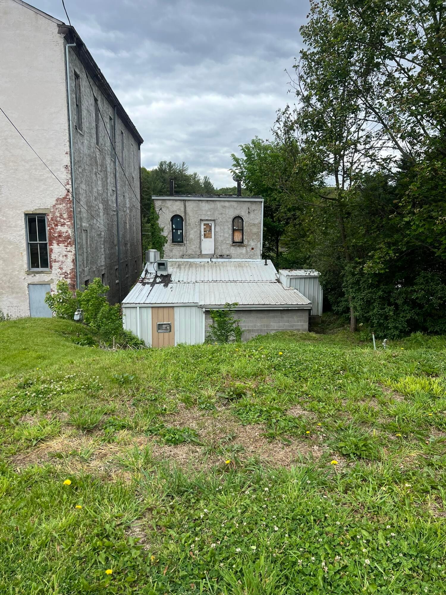 106 W Main Street Property Photo 10