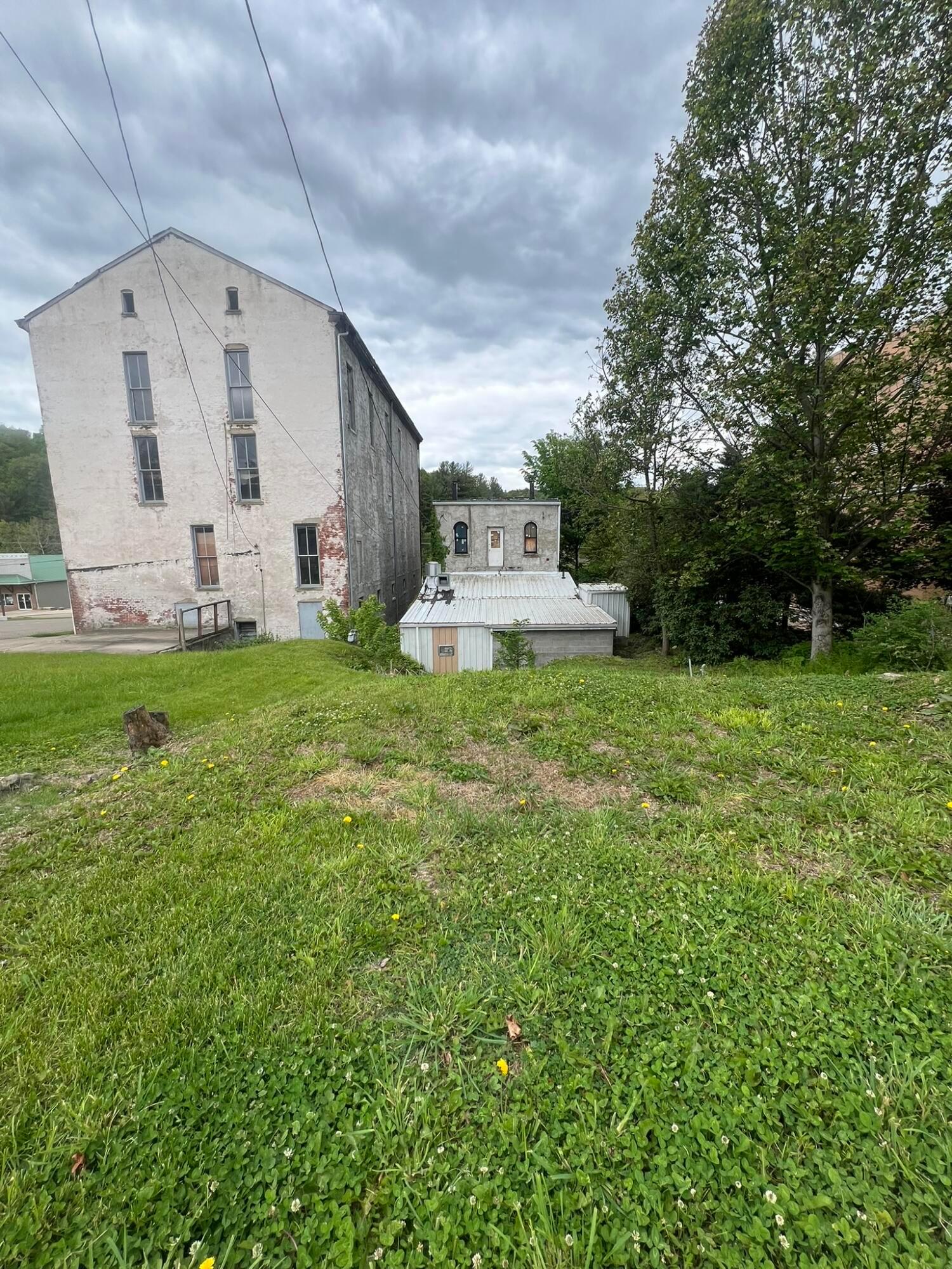 106 W Main Street Property Photo 11