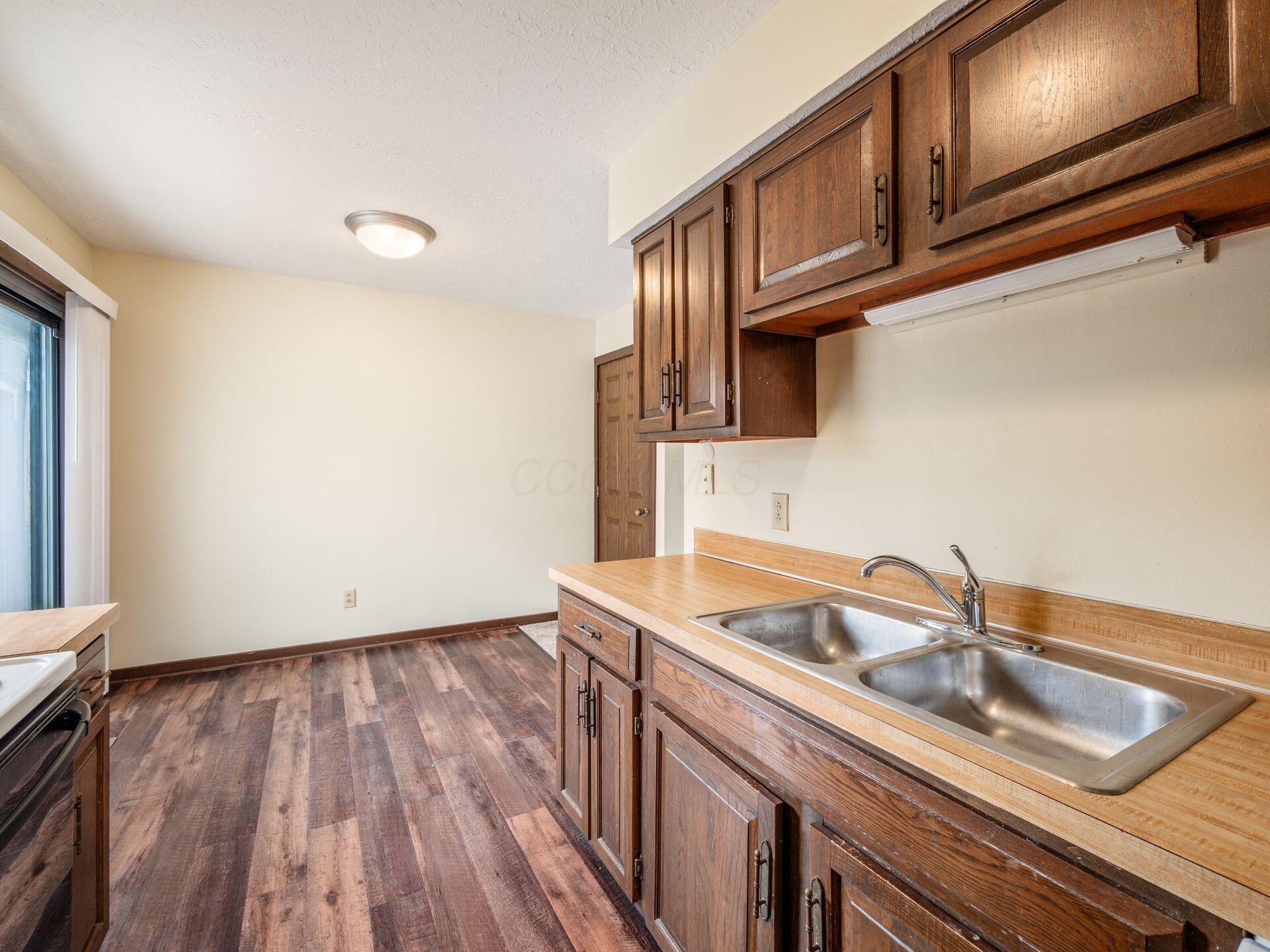 424 Edinburgh Road Property Photo 9