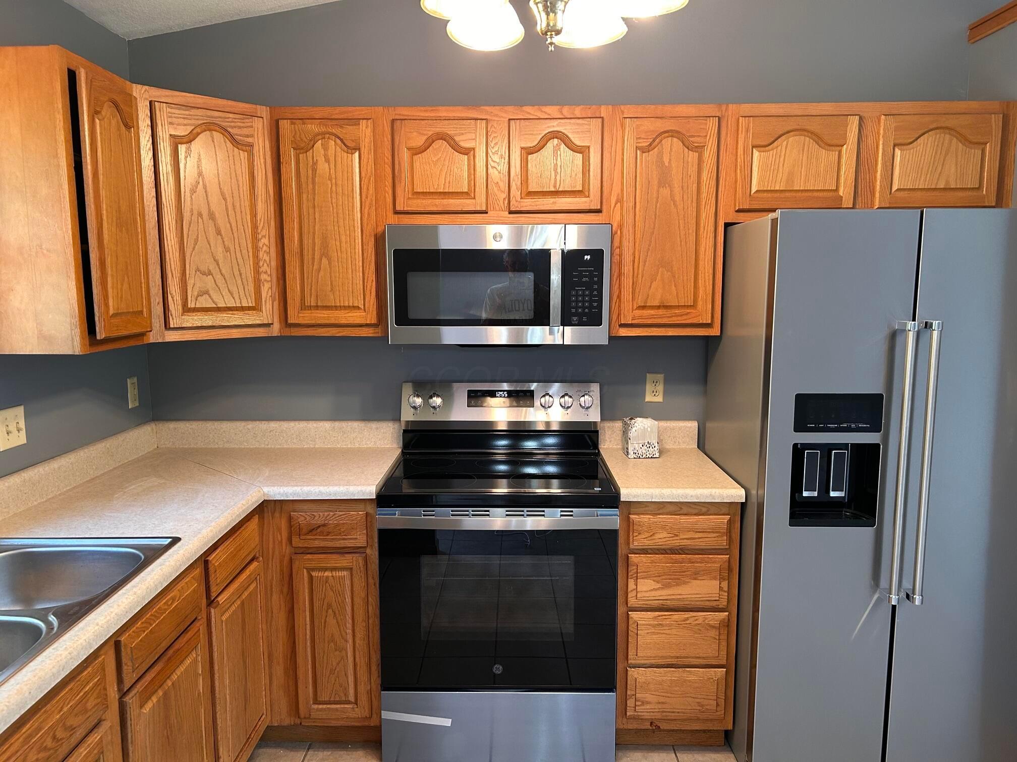 190 Crabapple Drive Property Photo 4