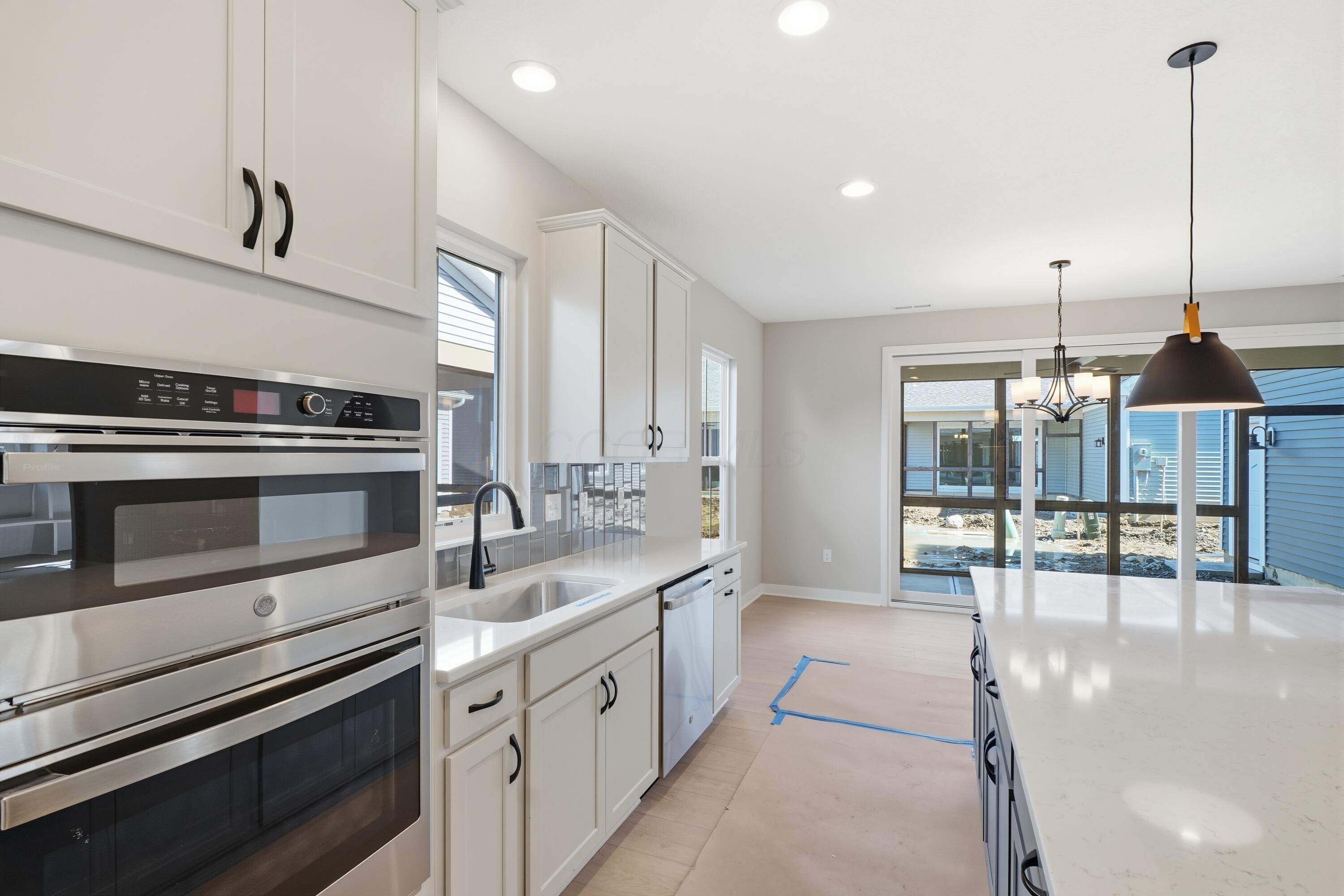 4541 Corsican E Property Photo 7