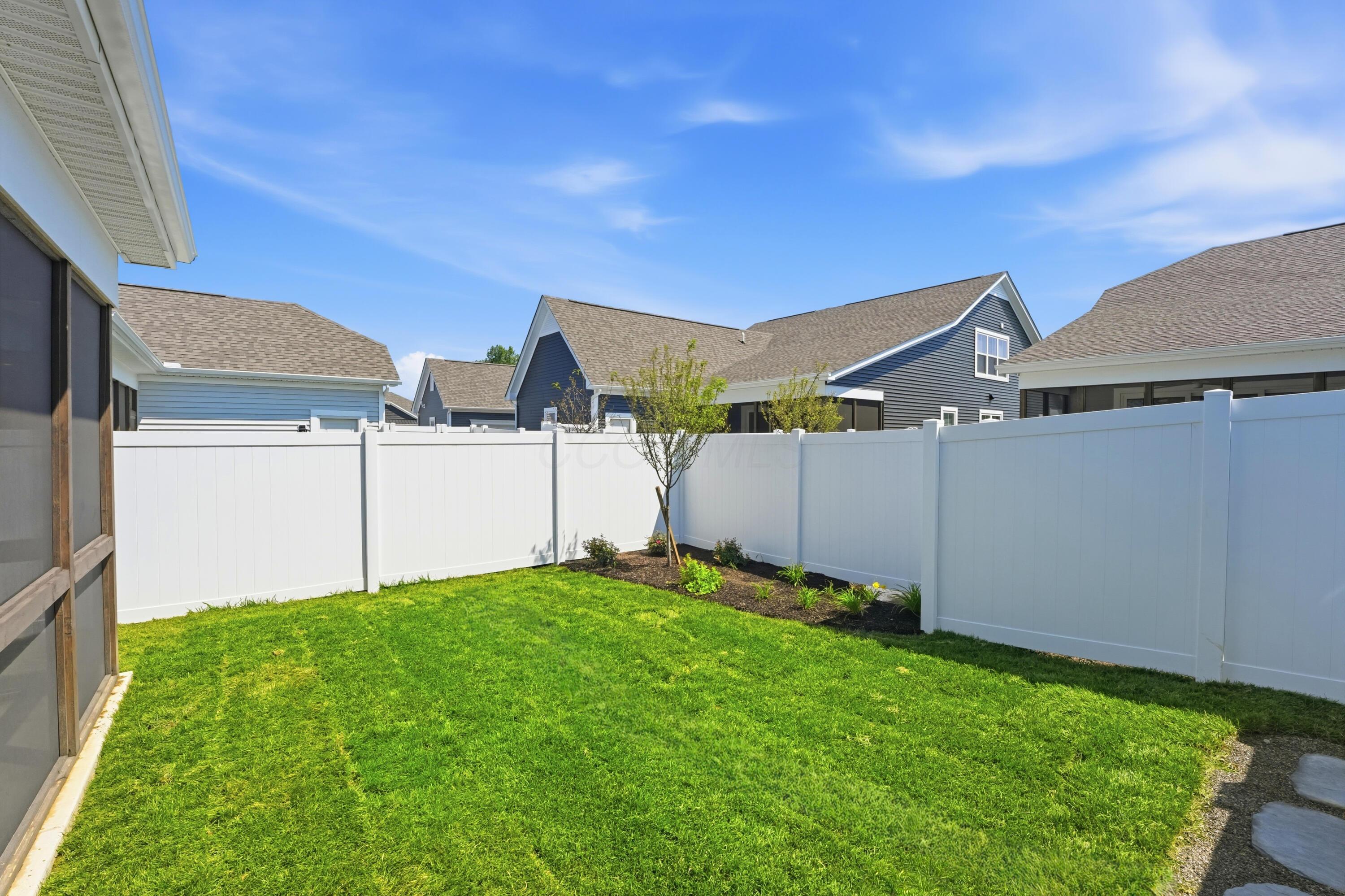4541 Corsican E Property Photo 14