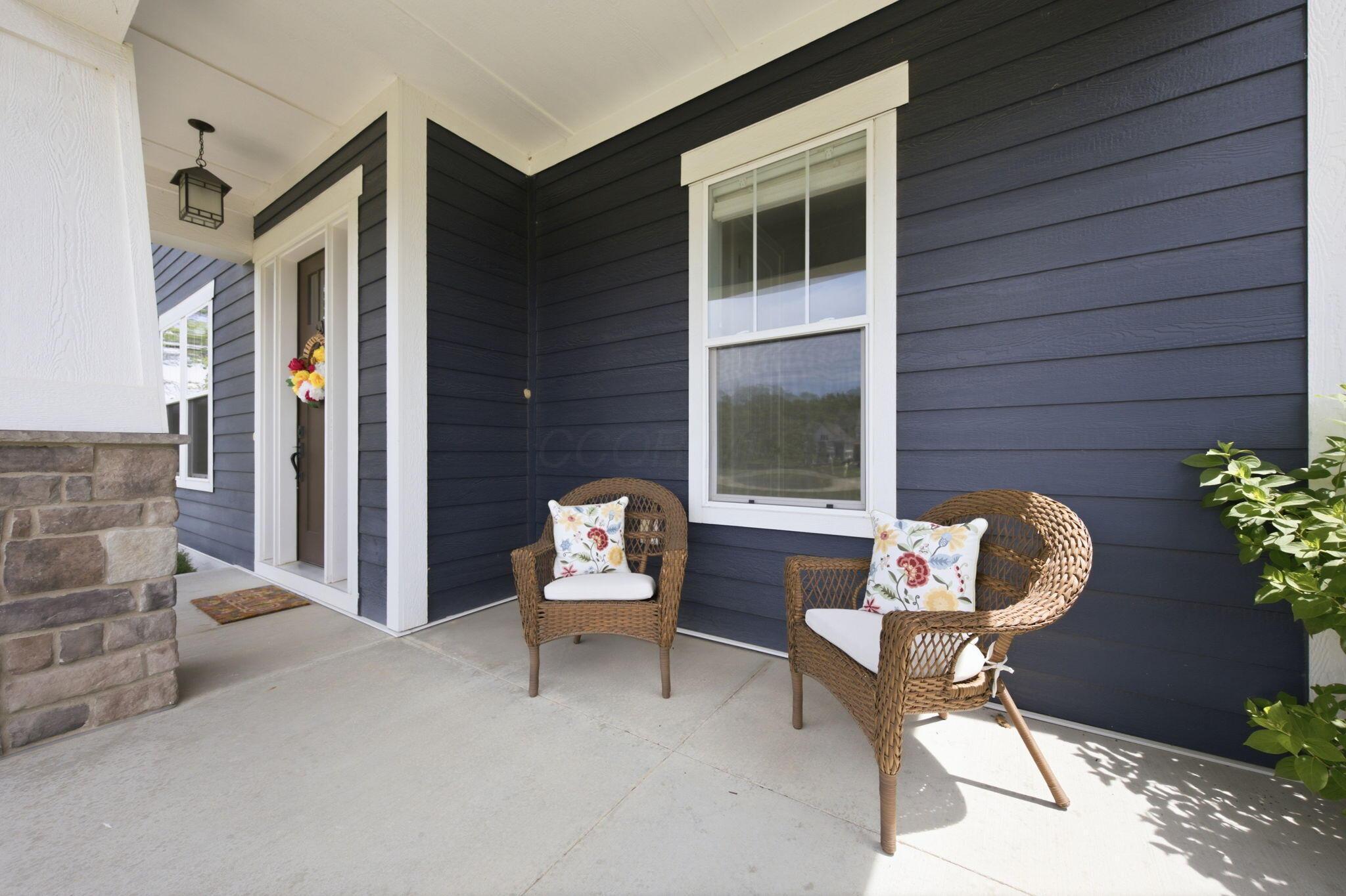 8580 Fitzhamon Drive Property Photo 4