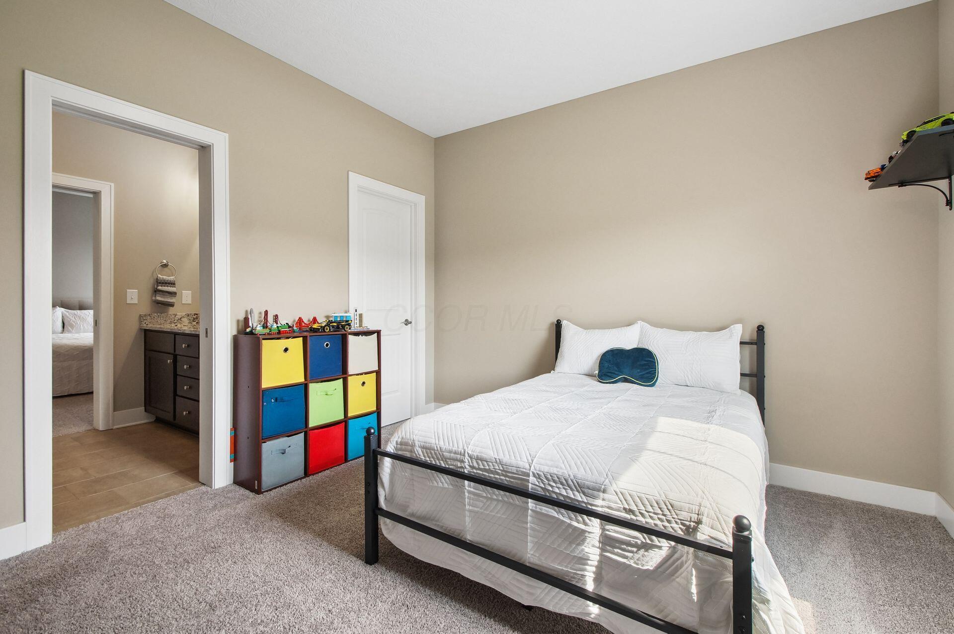 8580 Fitzhamon Drive Property Photo 43