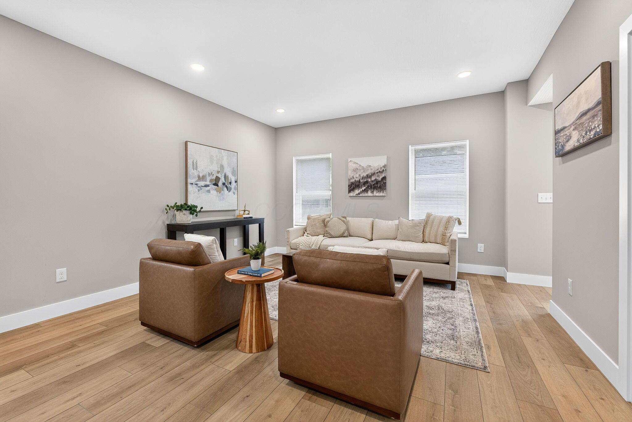 977 Oak Street Property Photo 14