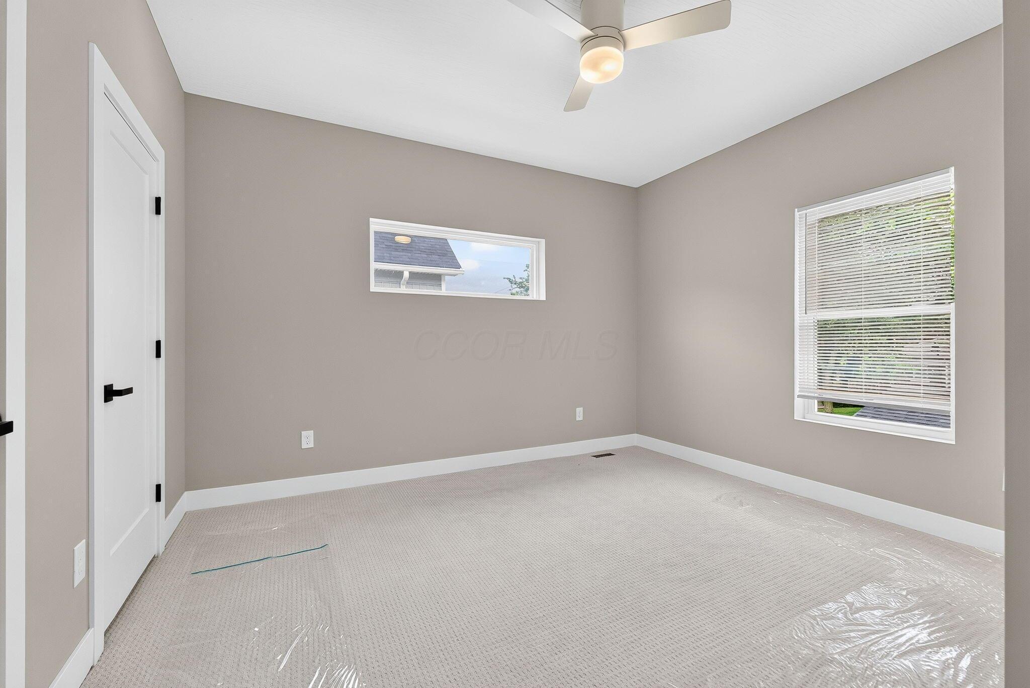 977 Oak Street Property Photo 27
