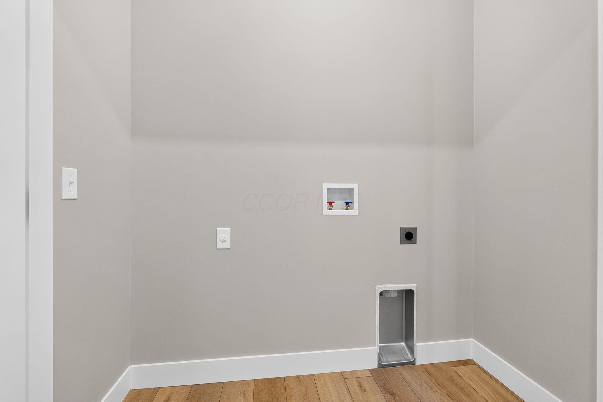 977 Oak Street Property Photo 33