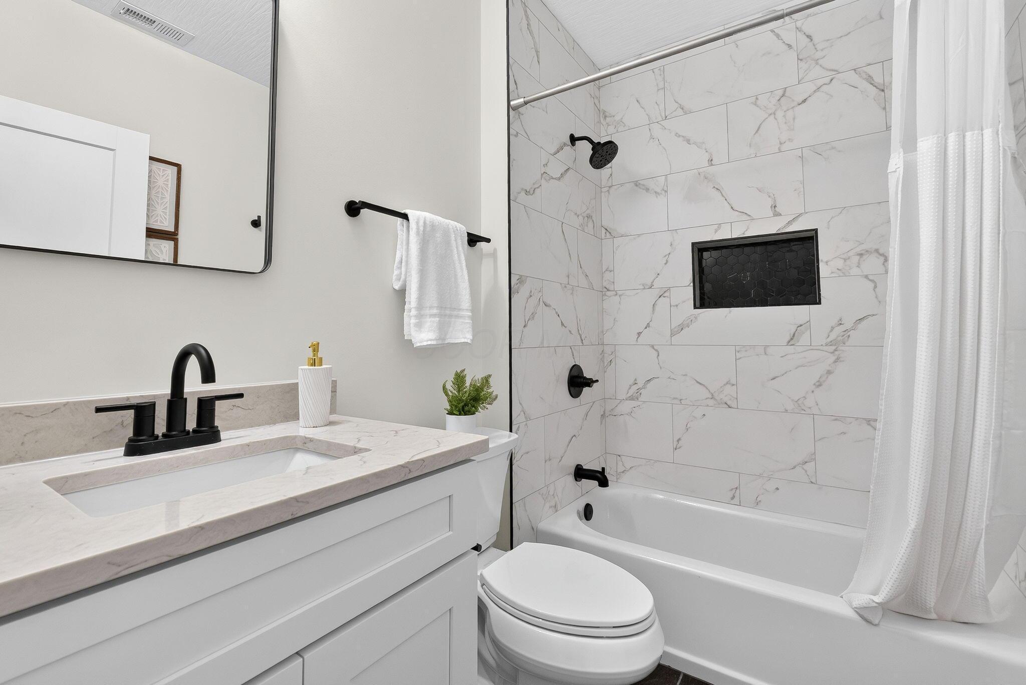 977 Oak Street Property Photo 40