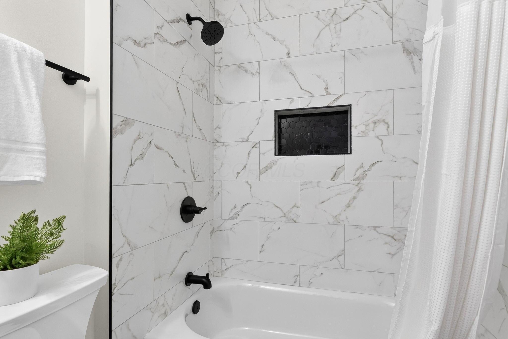 977 Oak Street Property Photo 41