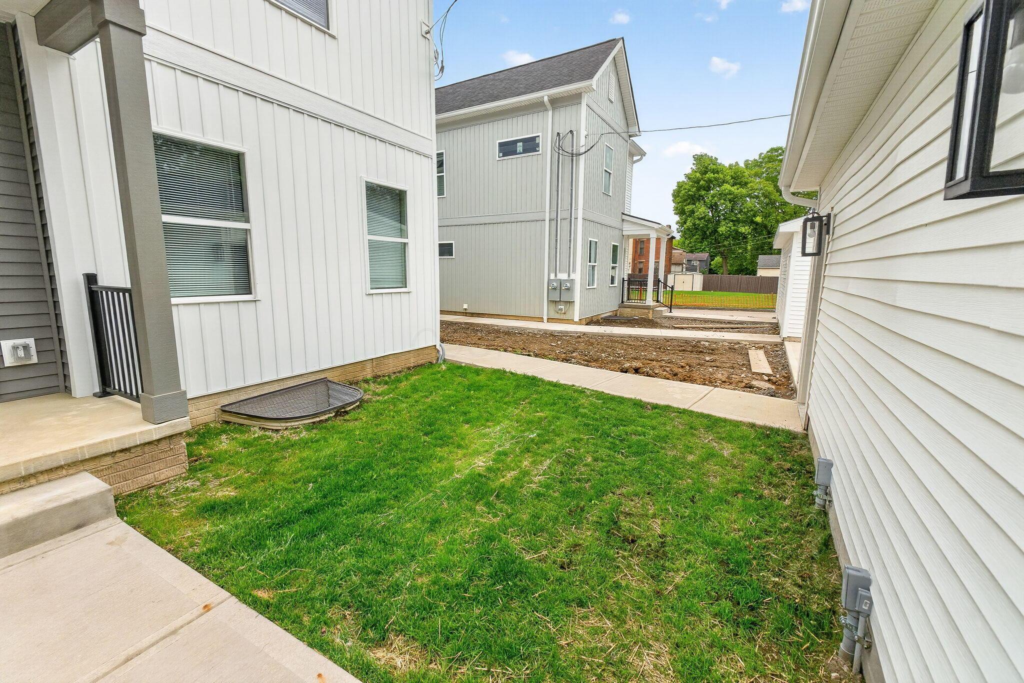 977 Oak Street Property Photo 44