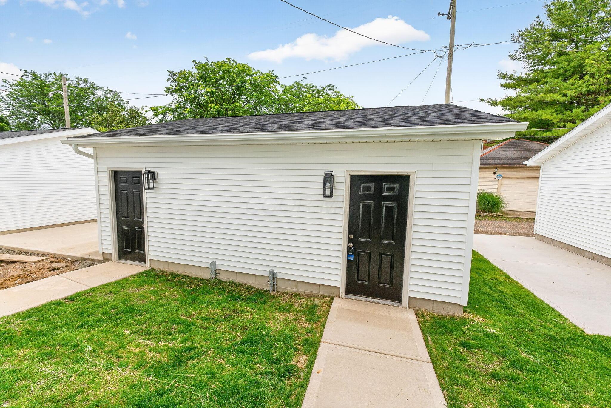 977 Oak Street Property Photo 45