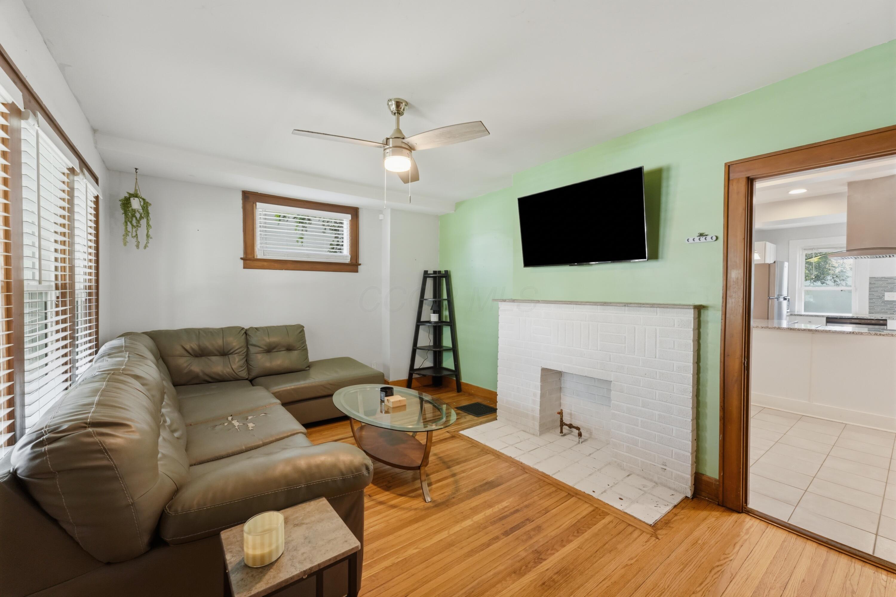 615 Larcomb Avenue Property Photo 6