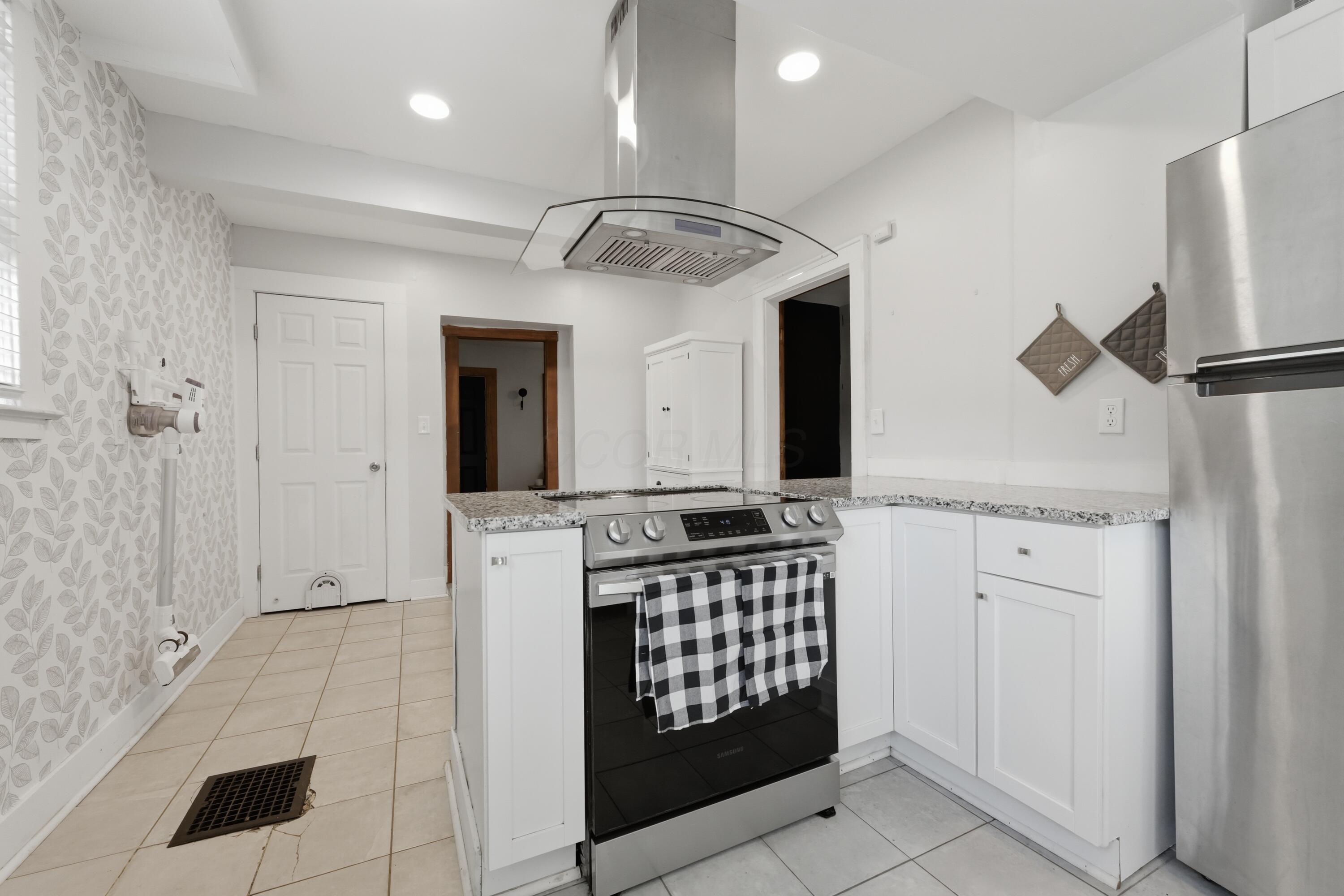 615 Larcomb Avenue Property Photo 11