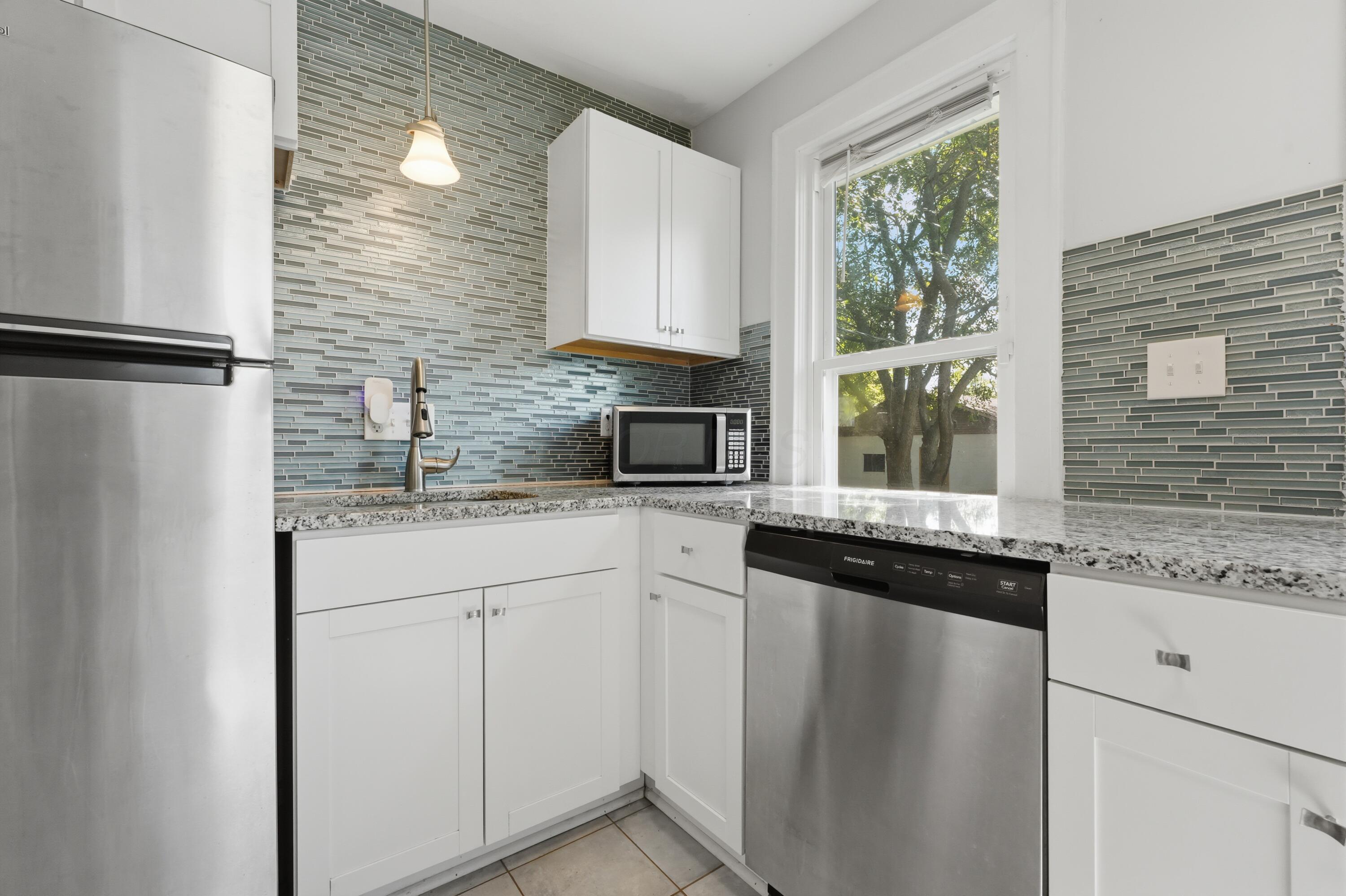615 Larcomb Avenue Property Photo 13