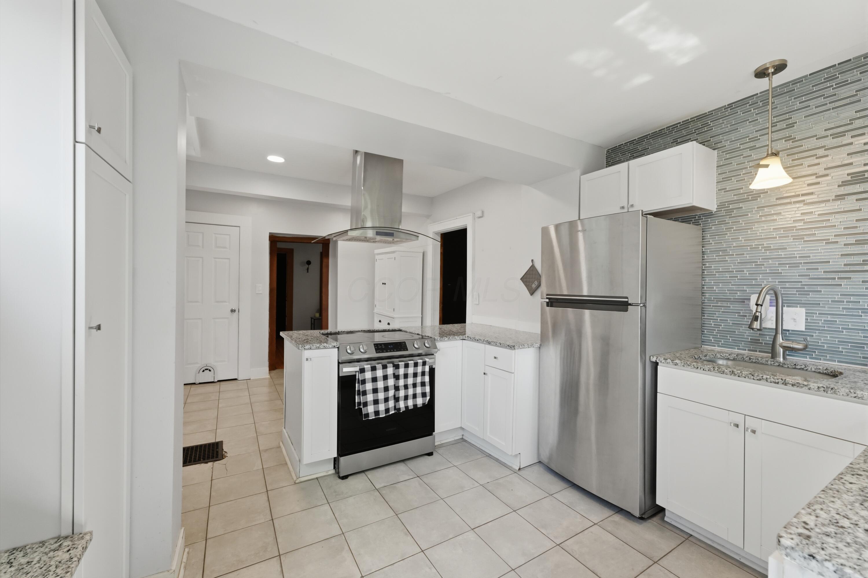 615 Larcomb Avenue Property Photo 14