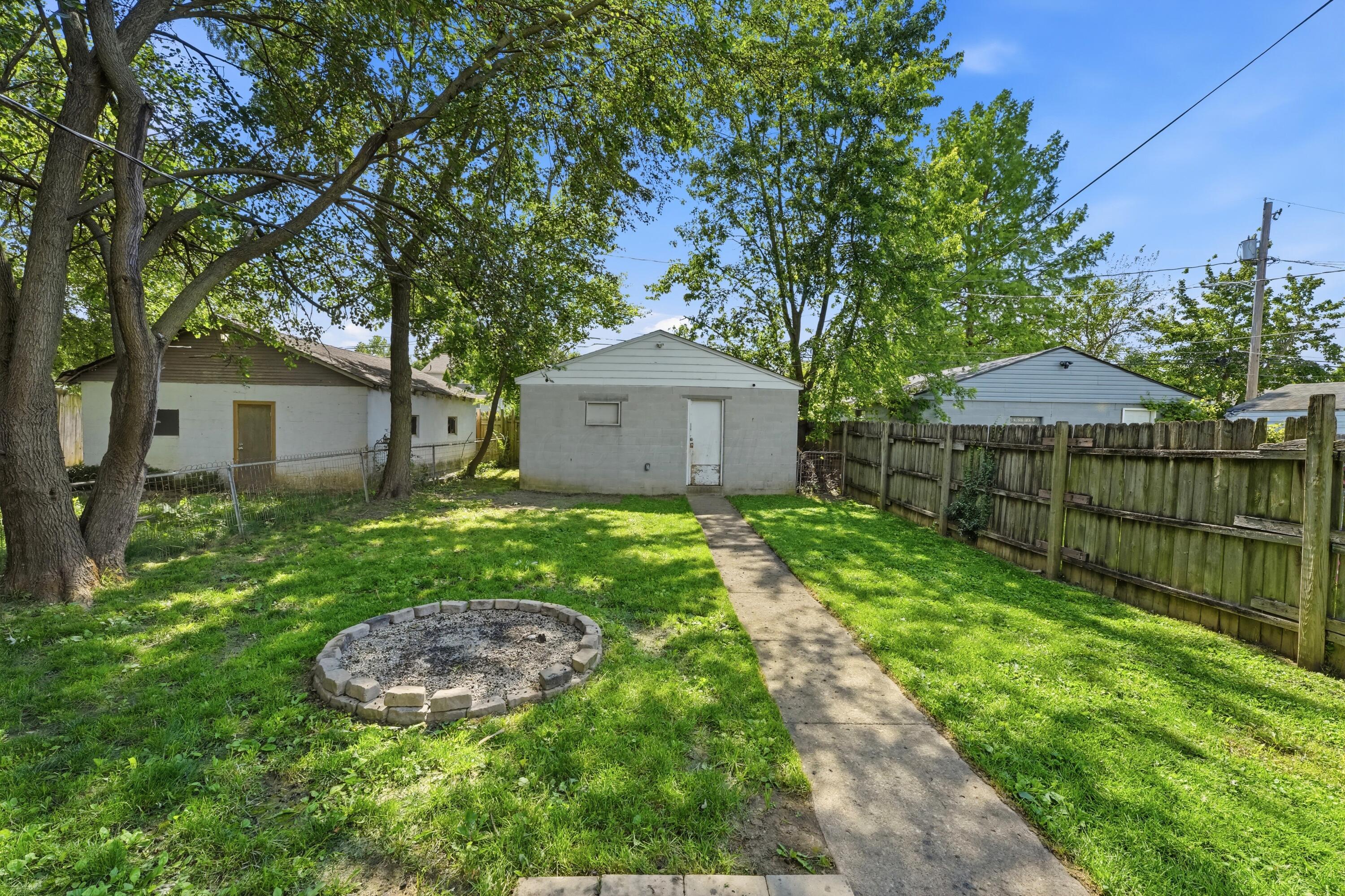 615 Larcomb Avenue Property Photo 30