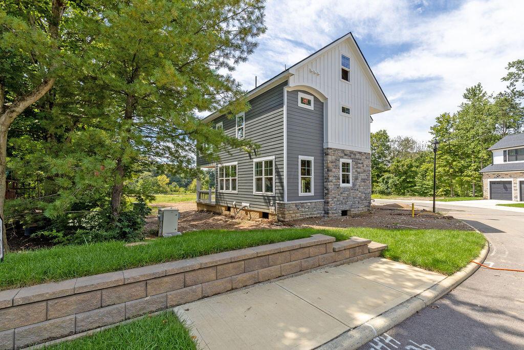 226022238 Property Photo 3