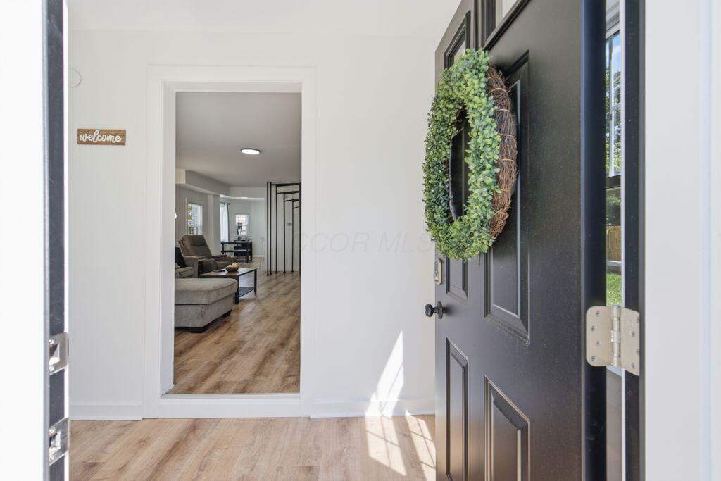 18 E Oak Street Property Photo 8
