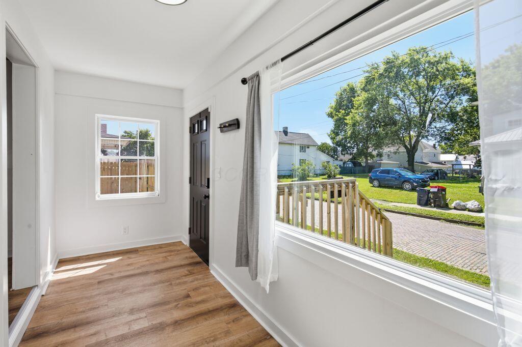 18 E Oak Street Property Photo 10
