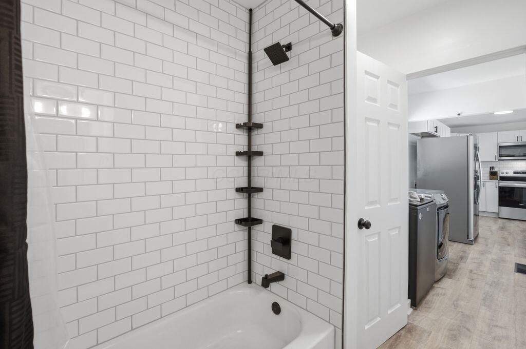18 E Oak Street Property Photo 28