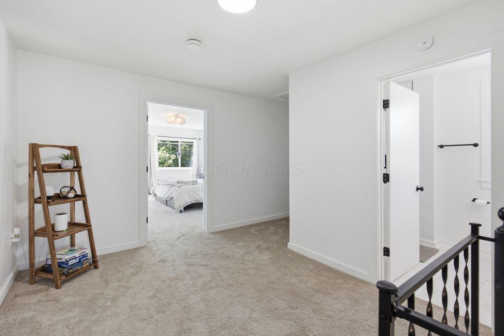 18 E Oak Street Property Photo 33