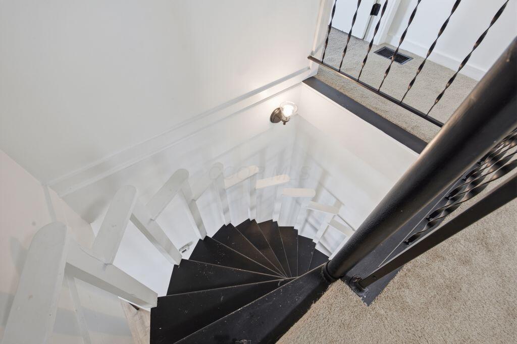 18 E Oak Street Property Photo 34
