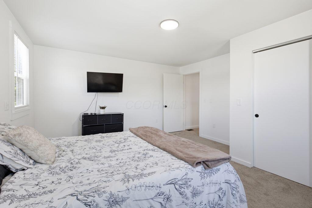 18 E Oak Street Property Photo 36