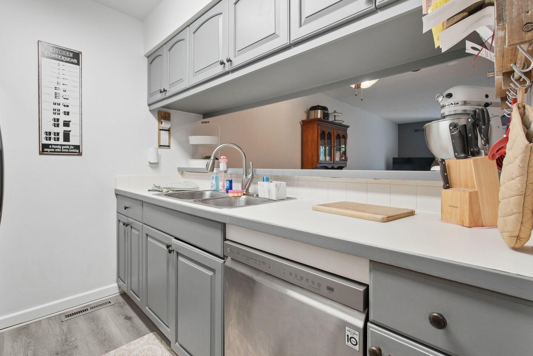 1781 Sawgrass Drive, Bldg B Property Photo 13