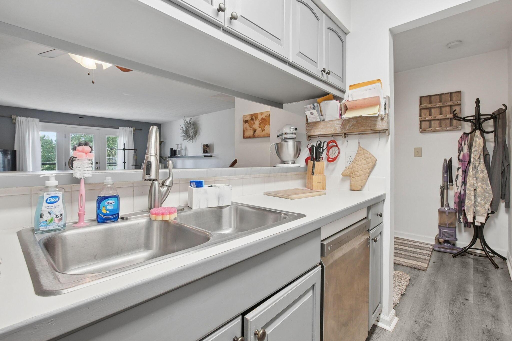1781 Sawgrass Drive, Bldg B Property Photo 15