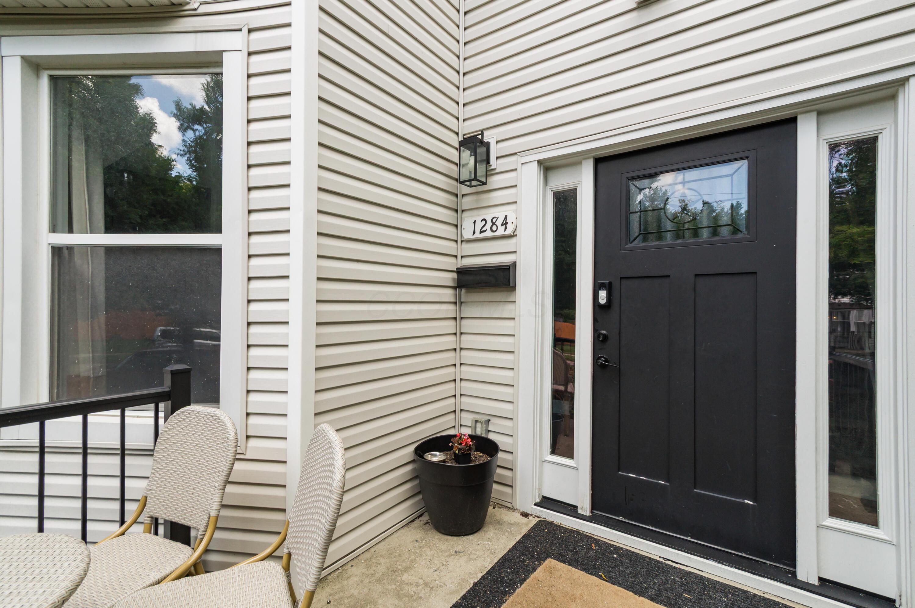 1284 E Mound Street Property Photo 4