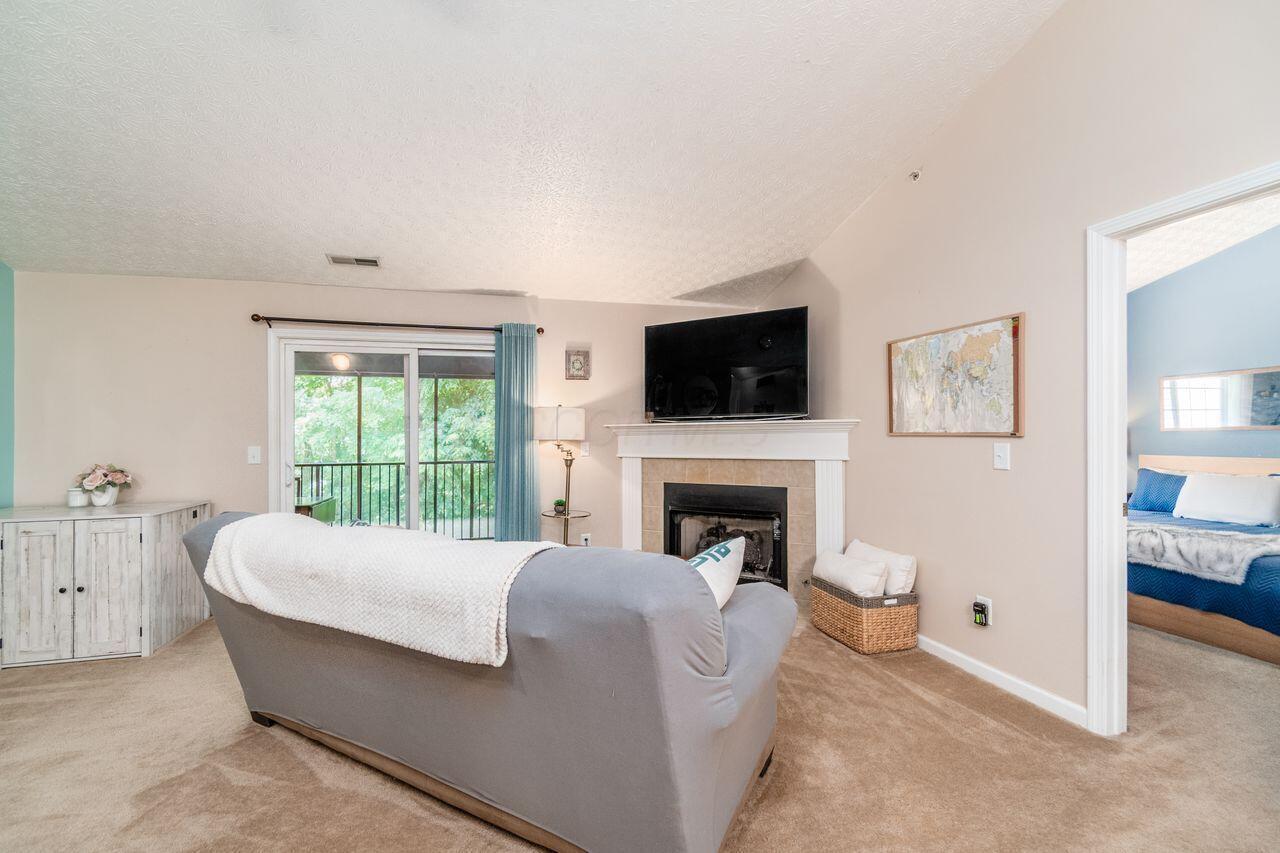 220 Shelbourne Forest Way Property Photo 8