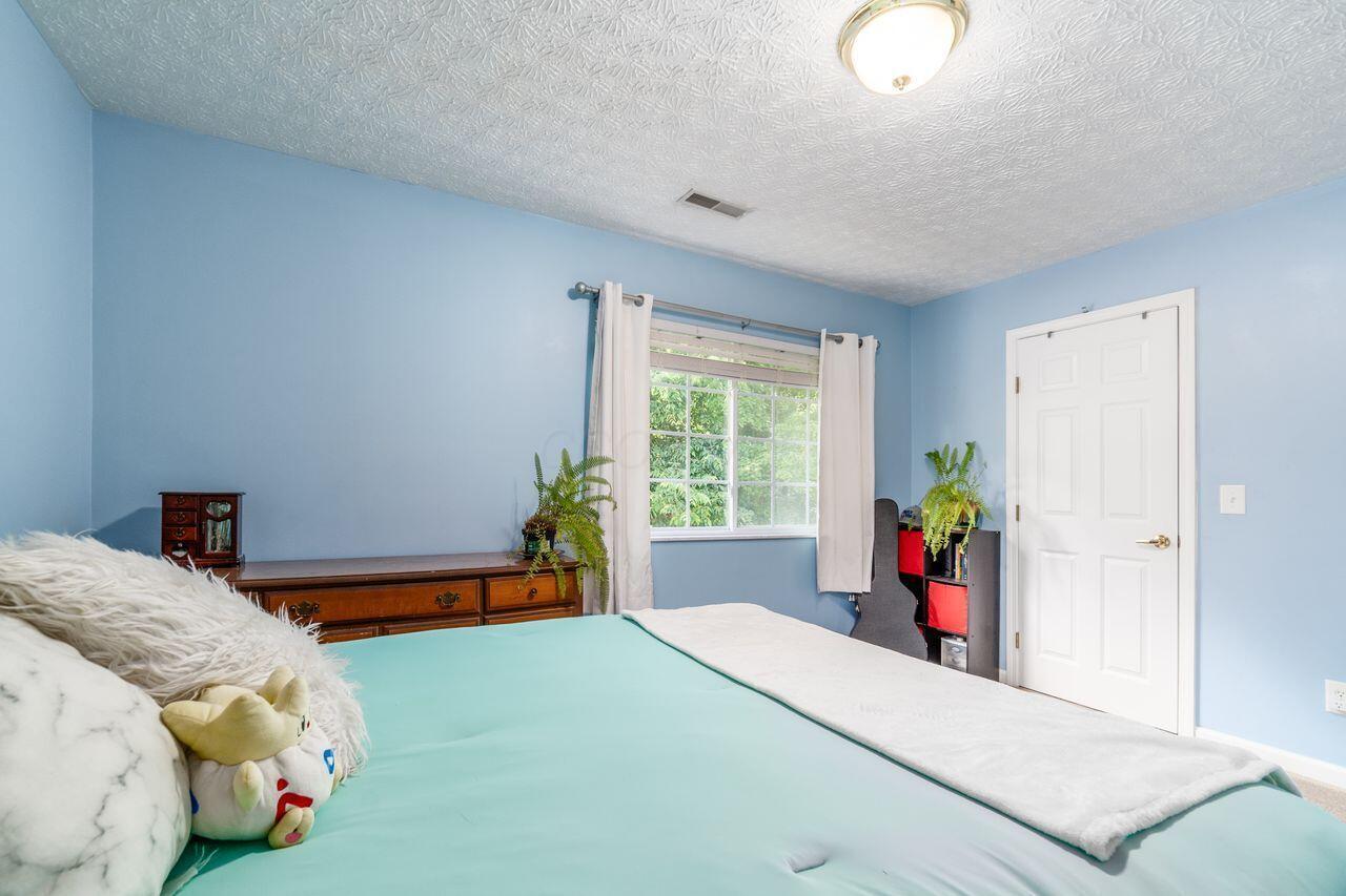 220 Shelbourne Forest Way Property Photo 20