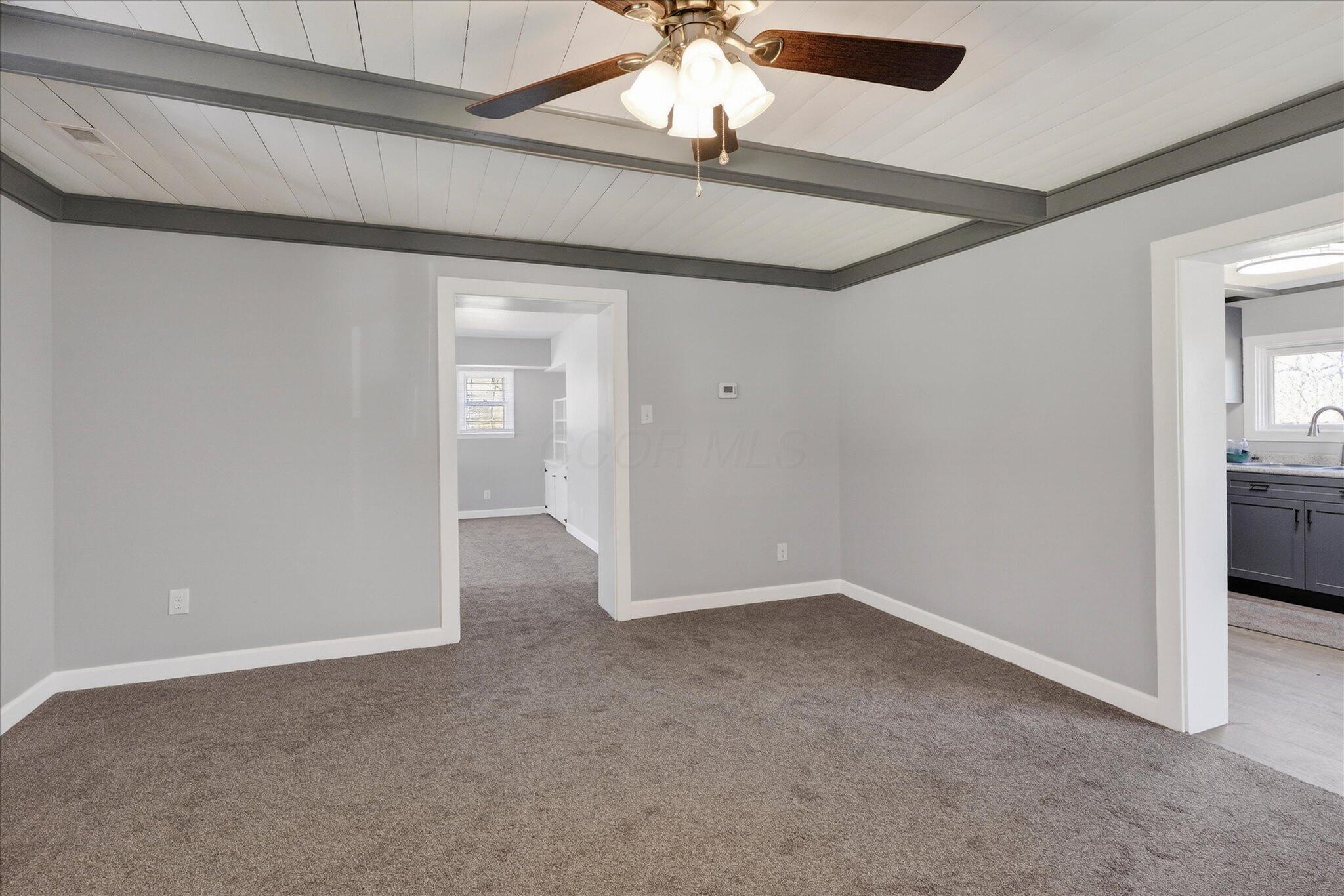 8225 W Prospect Road Property Photo 7