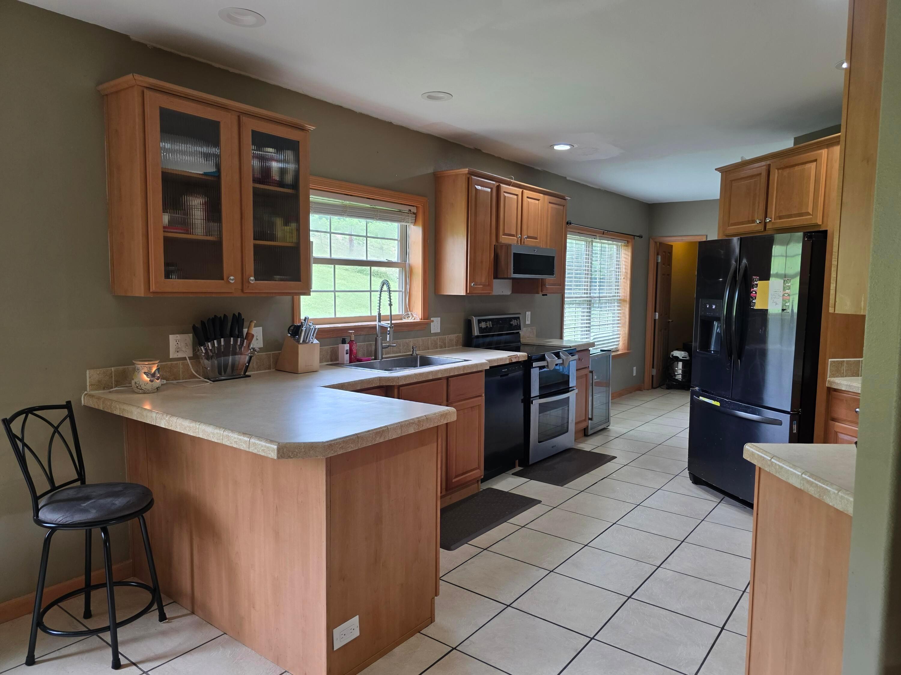 6805 Charleston Pike Property Photo 4