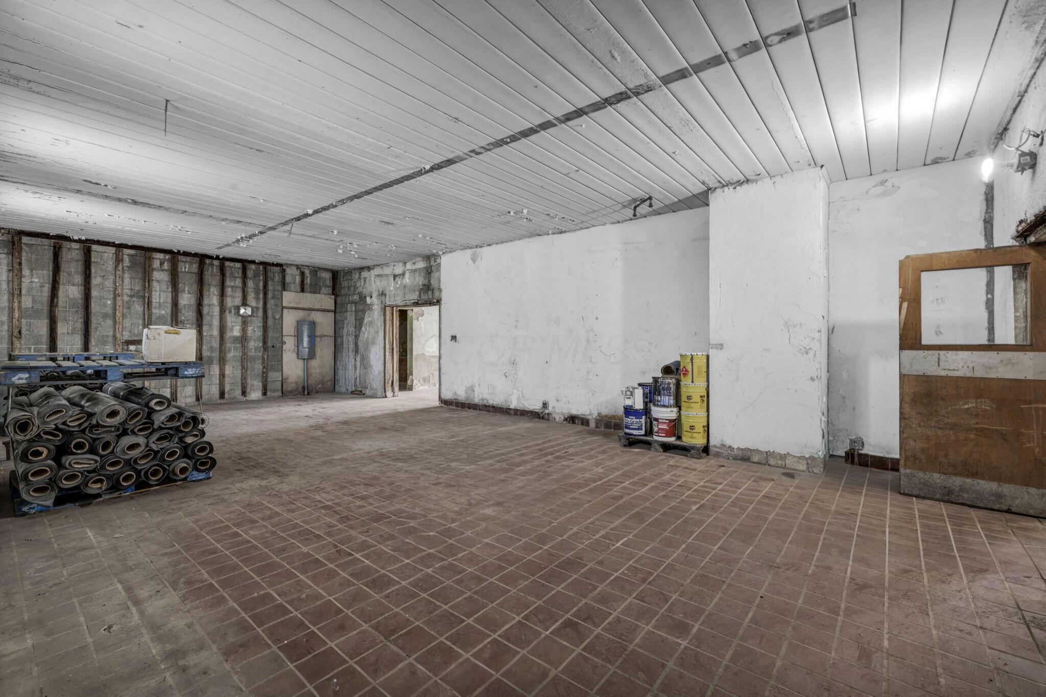 226022444 Property Photo 11