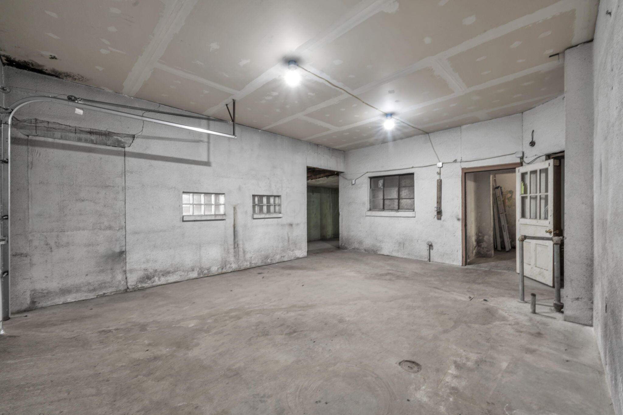 226022444 Property Photo 23