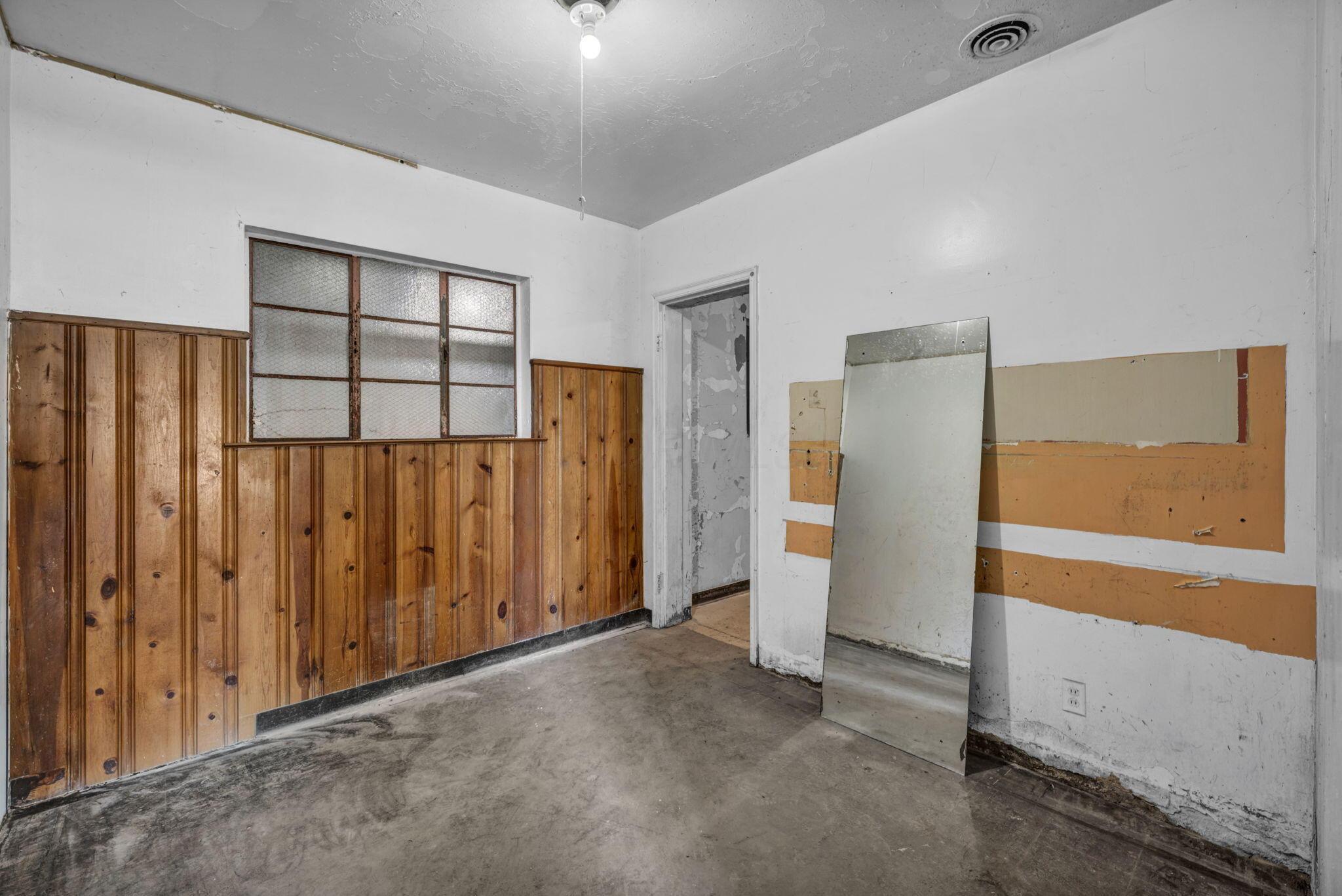 226022444 Property Photo 35