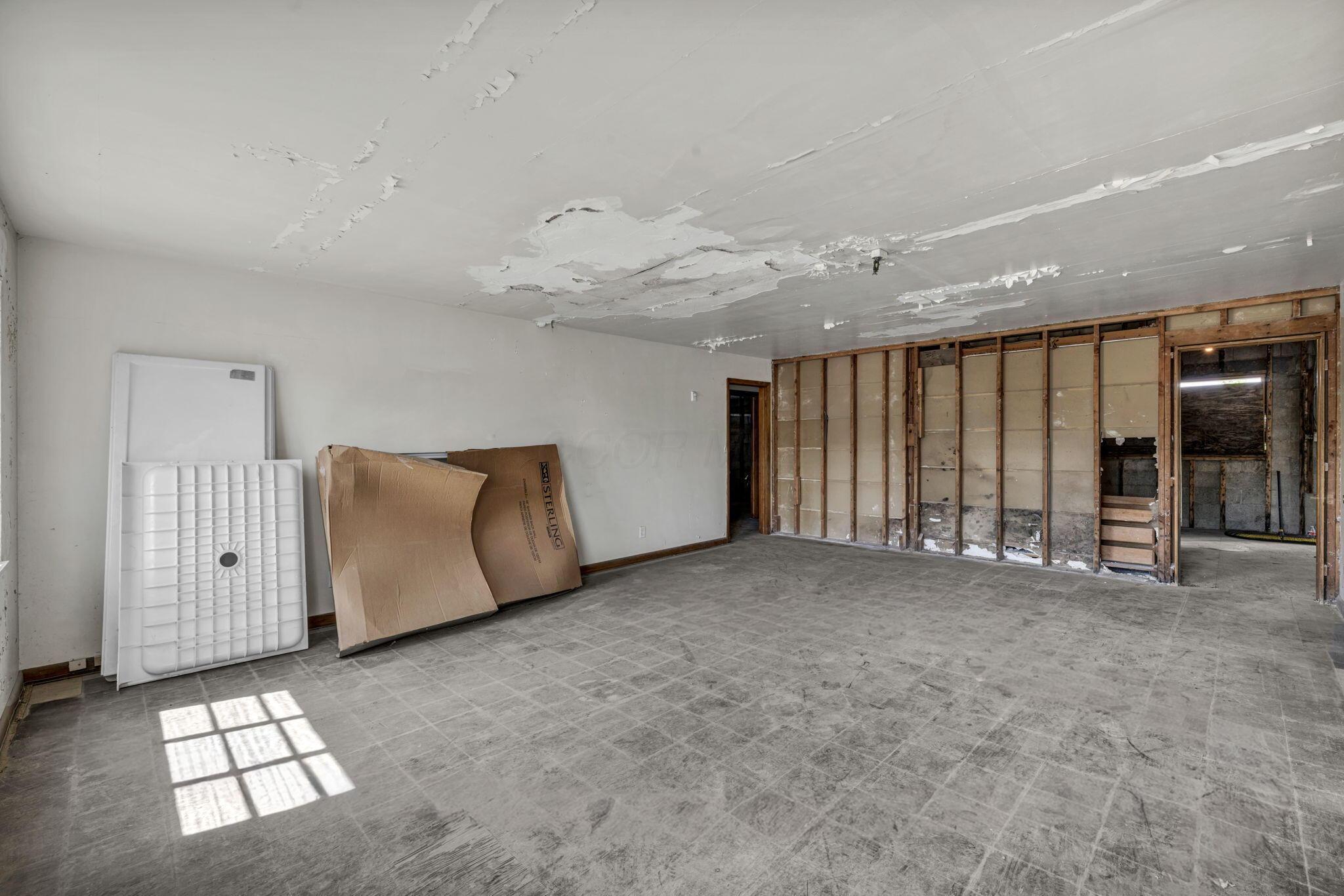 226022444 Property Photo 42