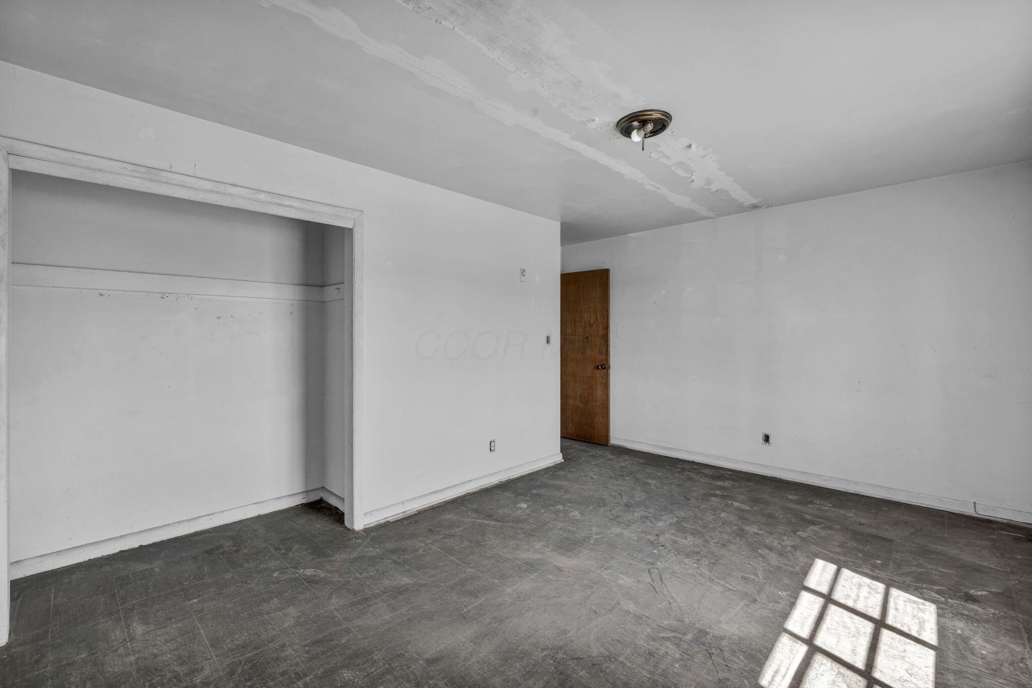 226022444 Property Photo 45