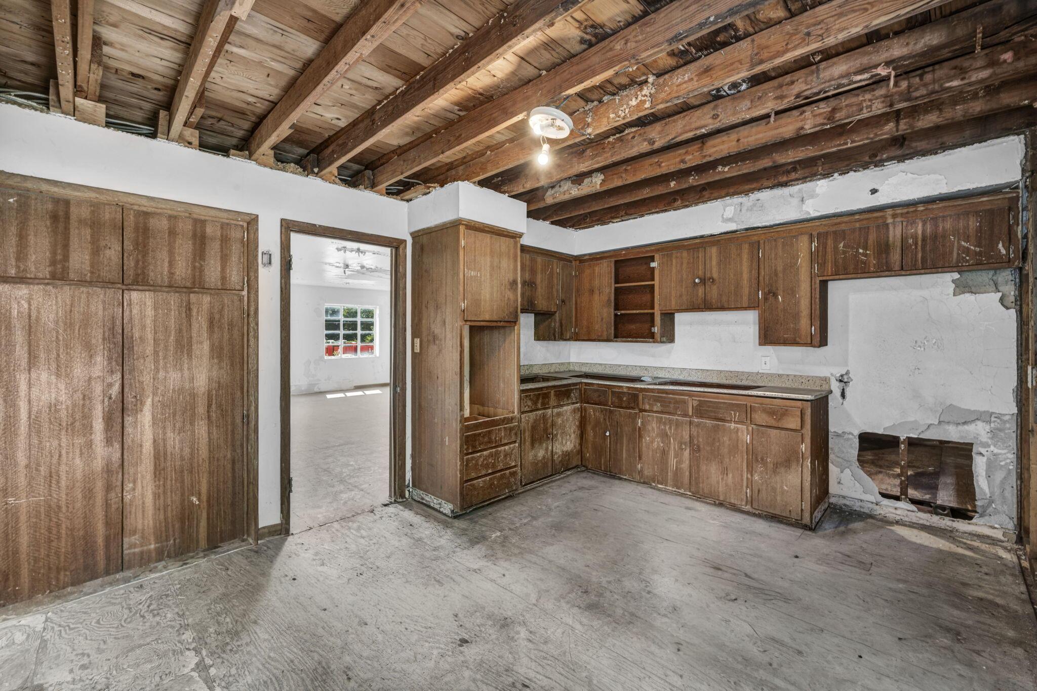 226022444 Property Photo 47