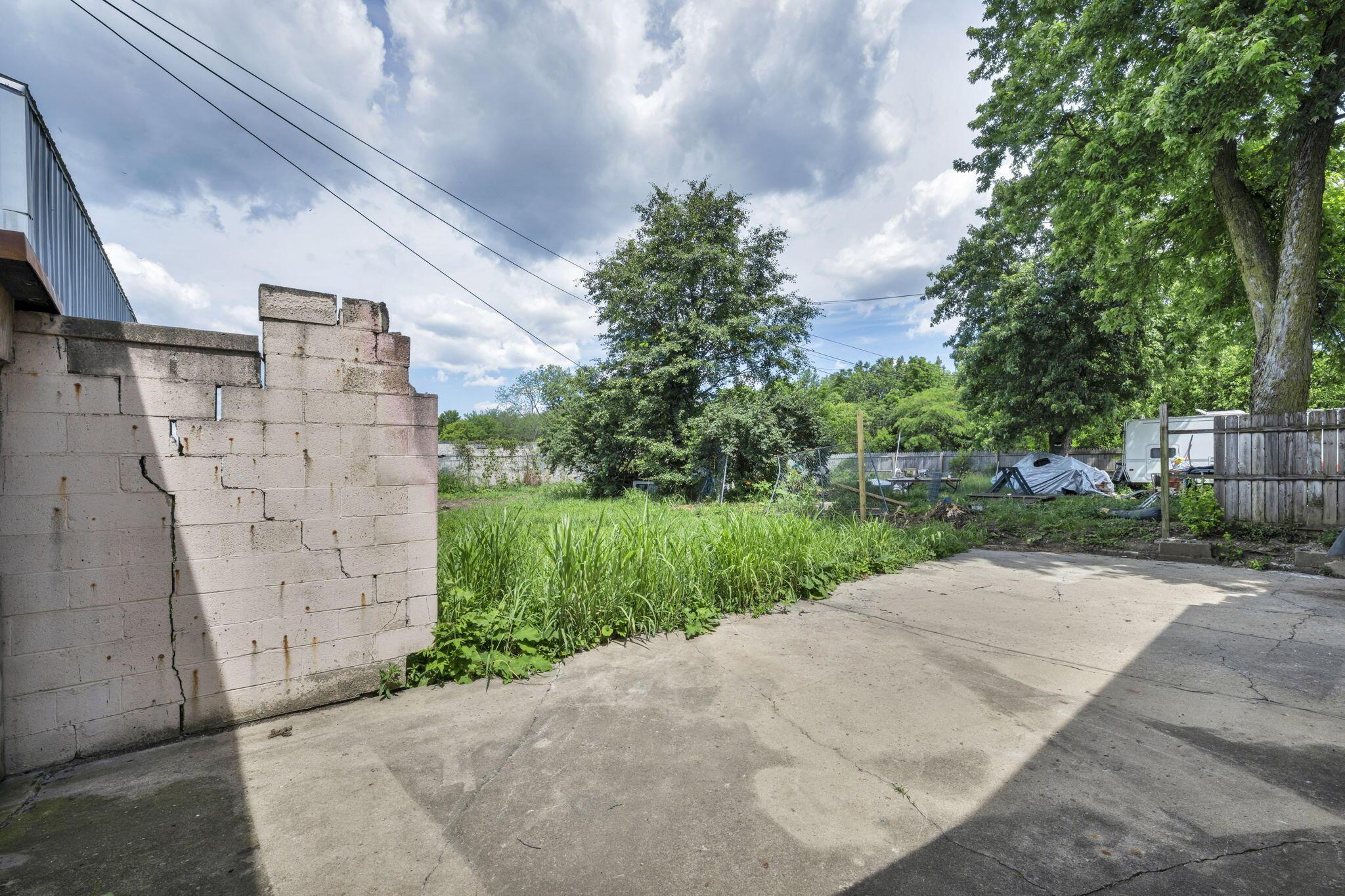 226022444 Property Photo 54