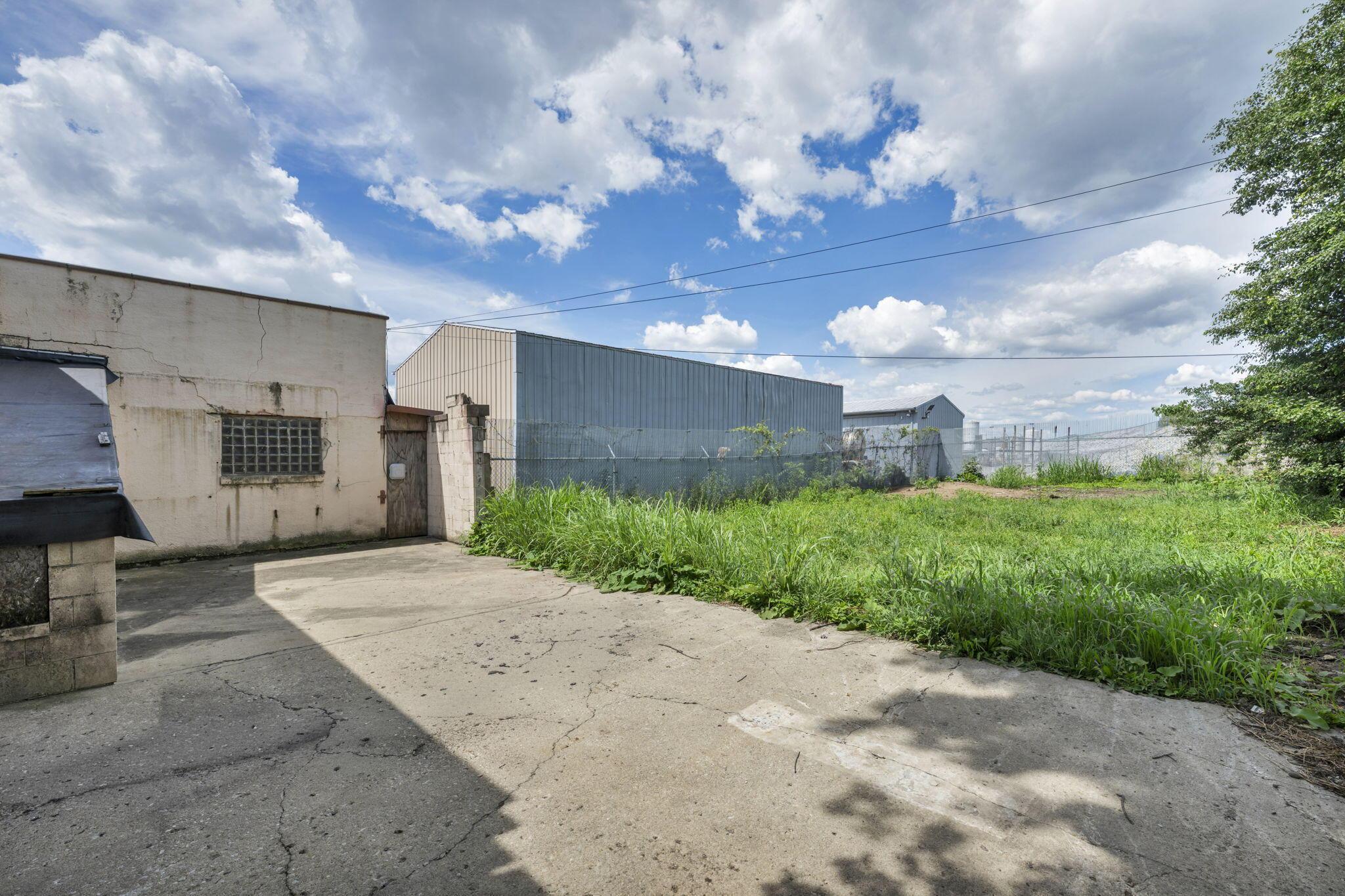 226022444 Property Photo 57