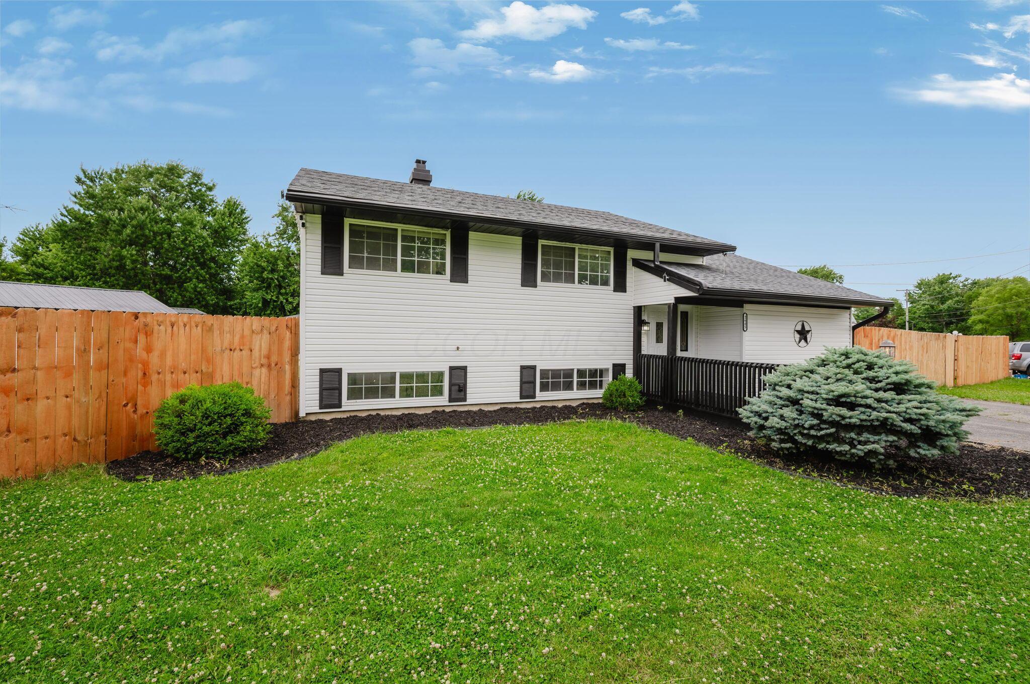 2605 Curren Drive Property Photo 4