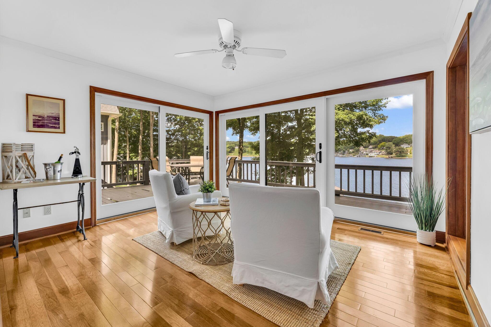 685 King Beach Drive Property Photo 15