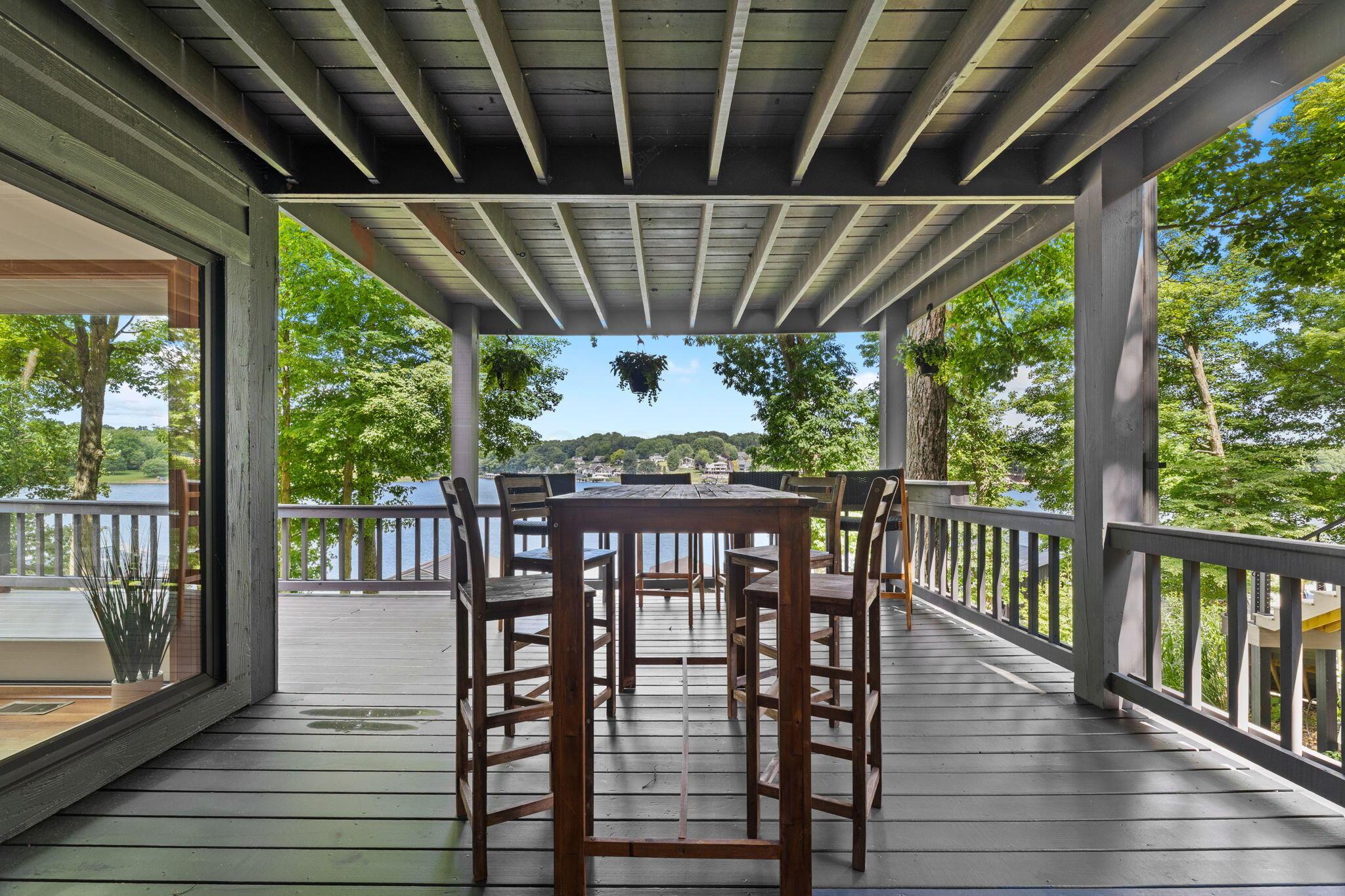 685 King Beach Drive Property Photo 19