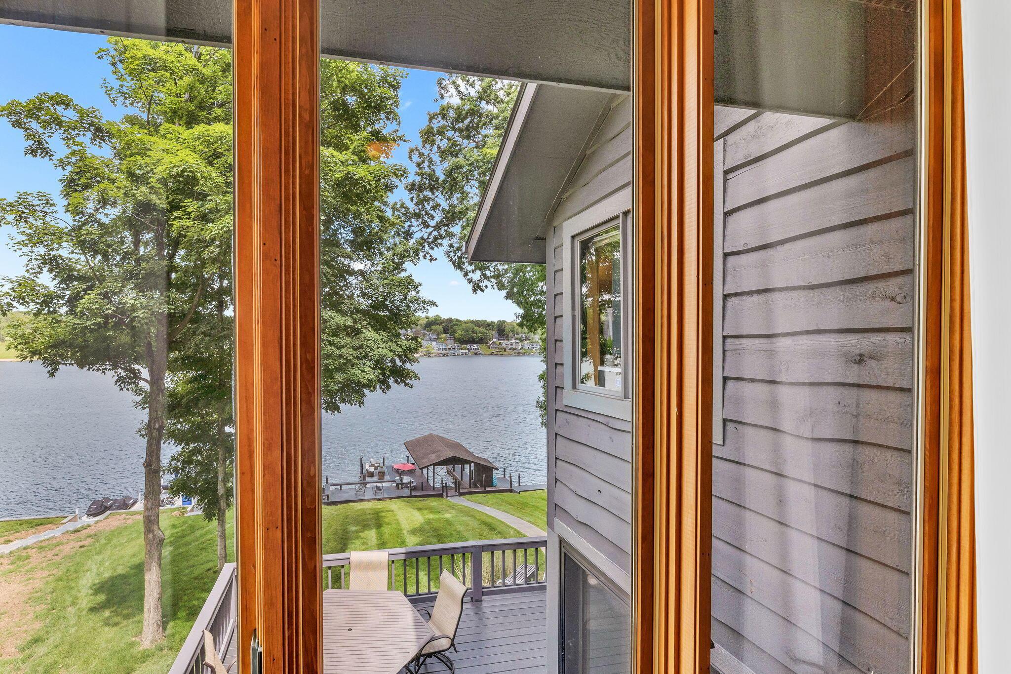 685 King Beach Drive Property Photo 42