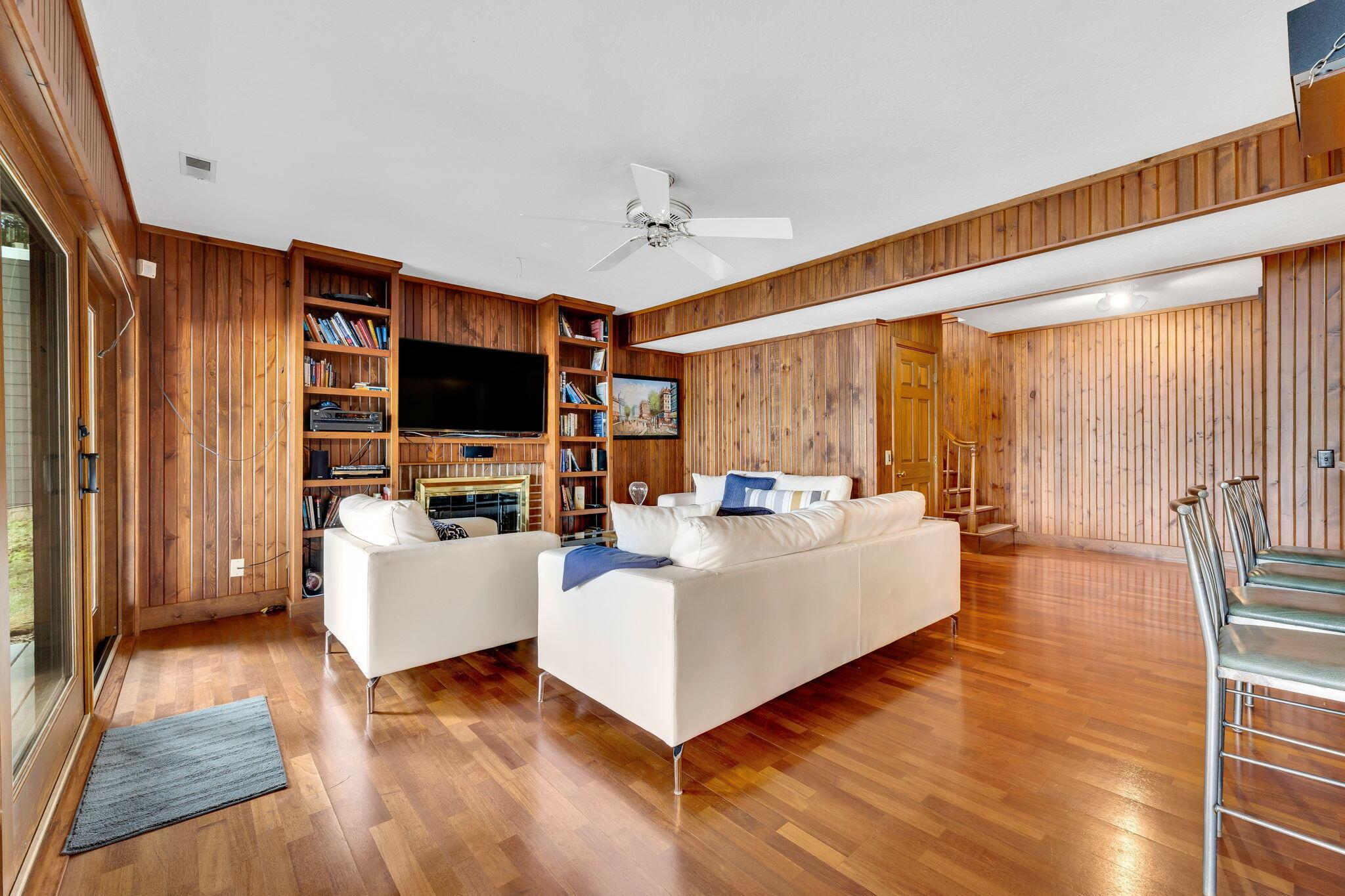 685 King Beach Drive Property Photo 46